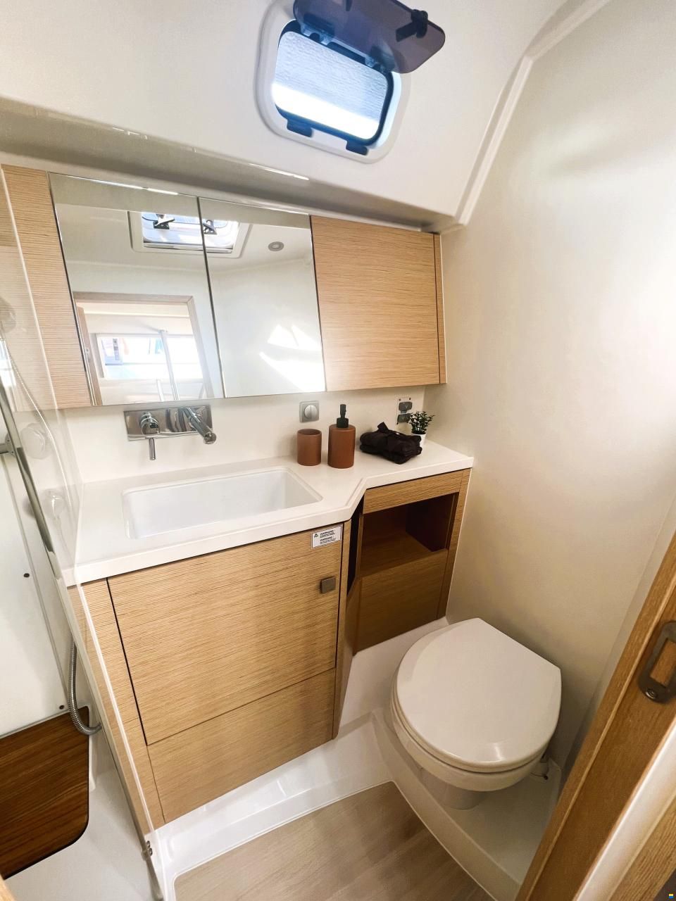 Hanse 410 NEU auf Bestellung, segelklar zu Was