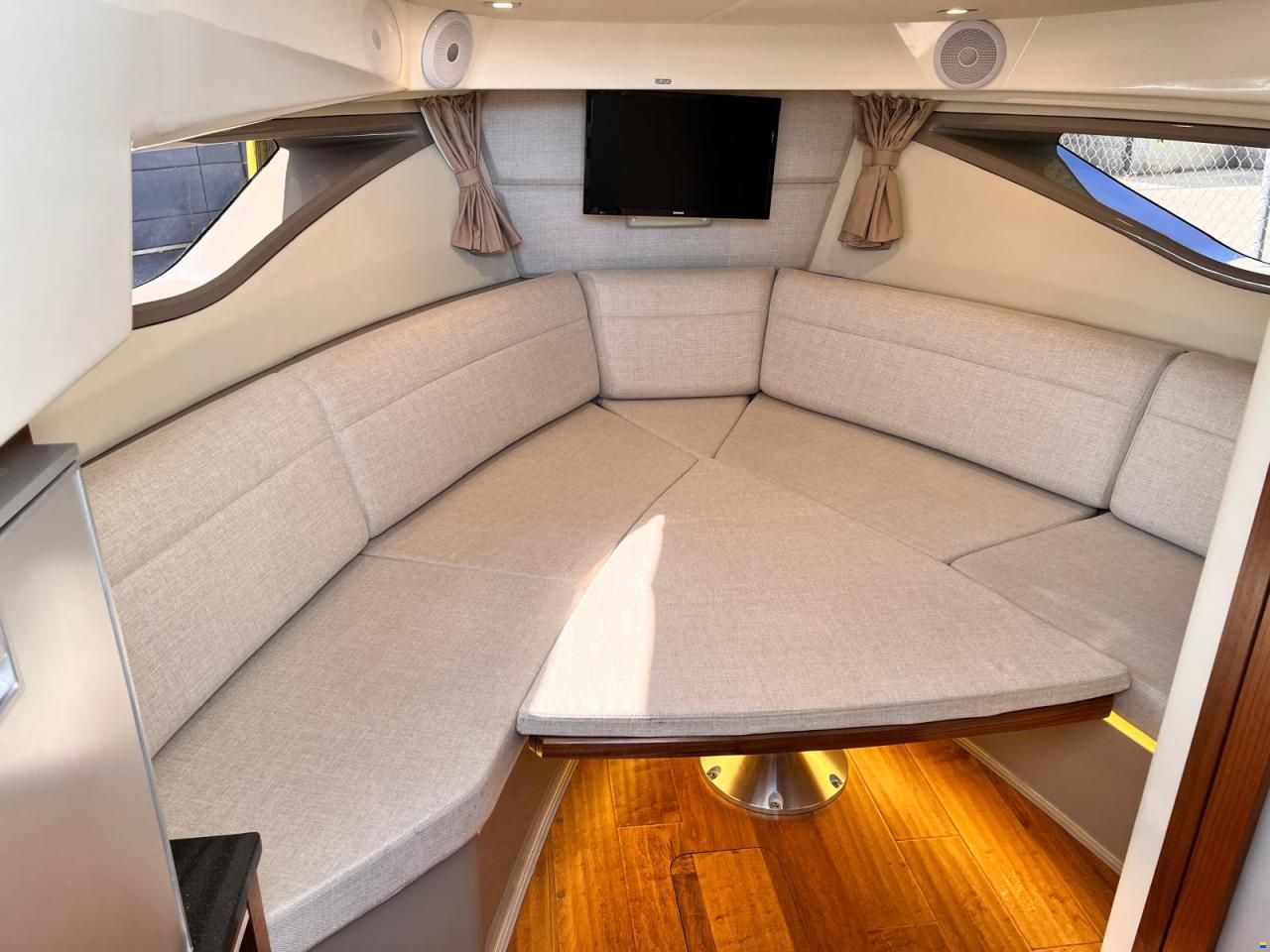Sea Ray 320 Sun Dancer