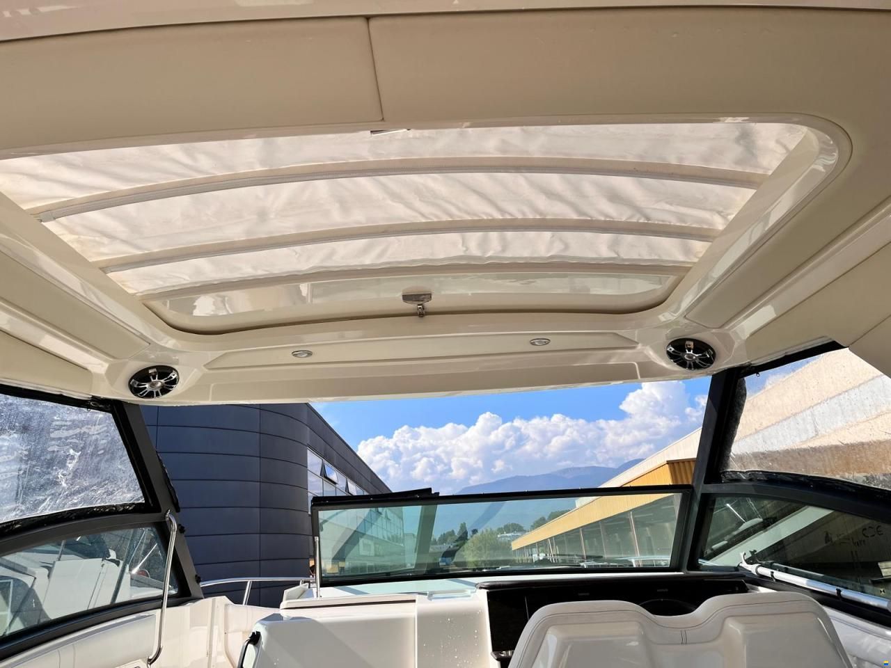 Sea Ray 320 Sun Dancer