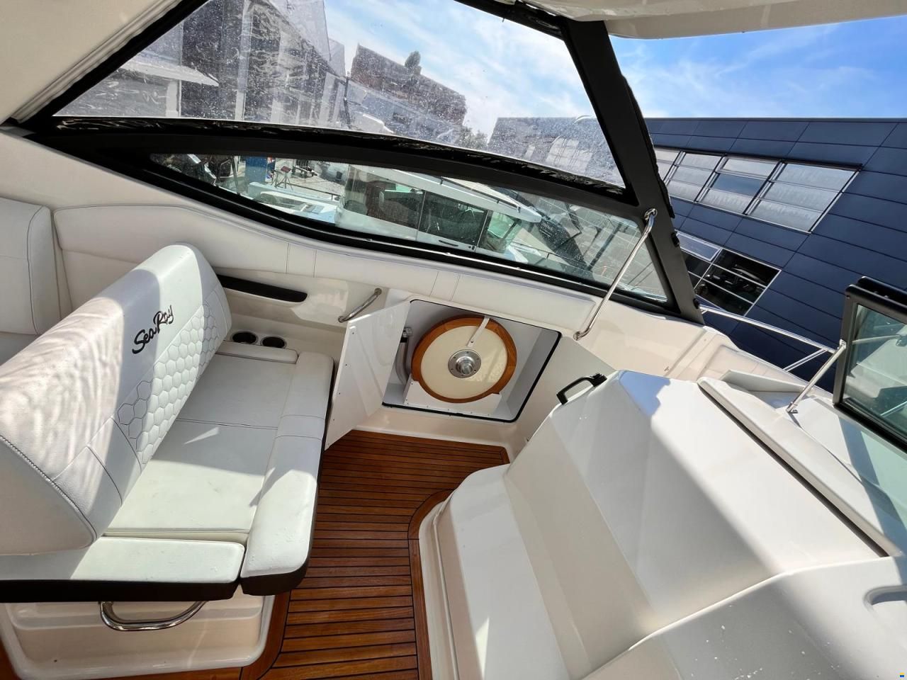 Sea Ray 320 Sun Dancer