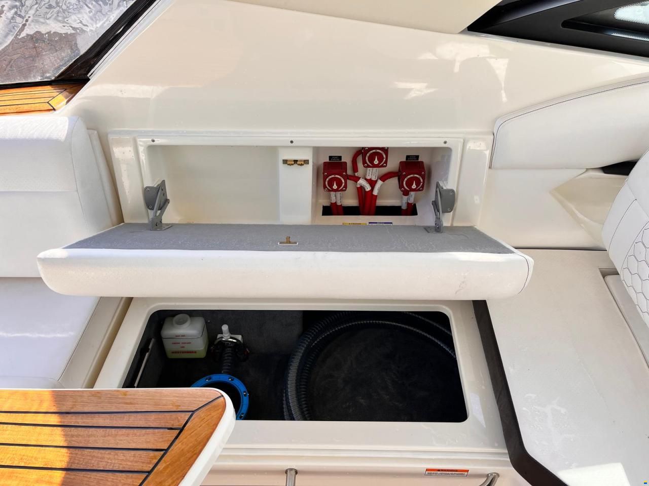 Sea Ray 320 Sun Dancer