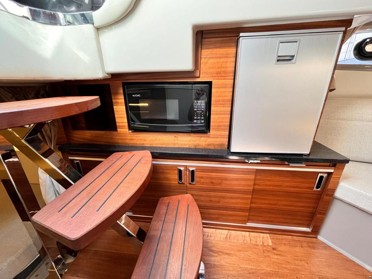 Sea Ray 320 Sun Dancer