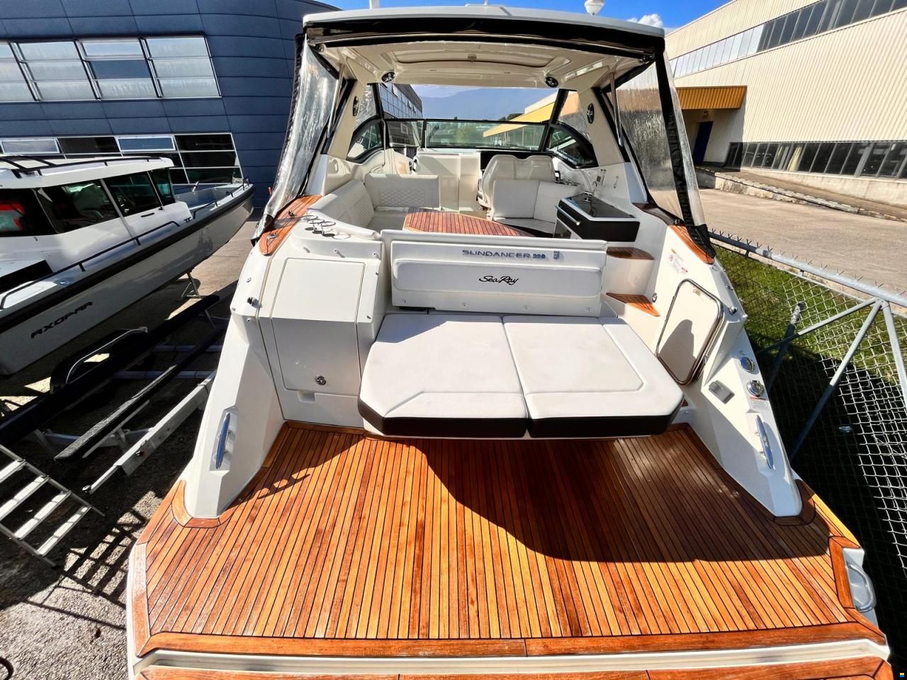 Sea Ray 320 Sun Dancer