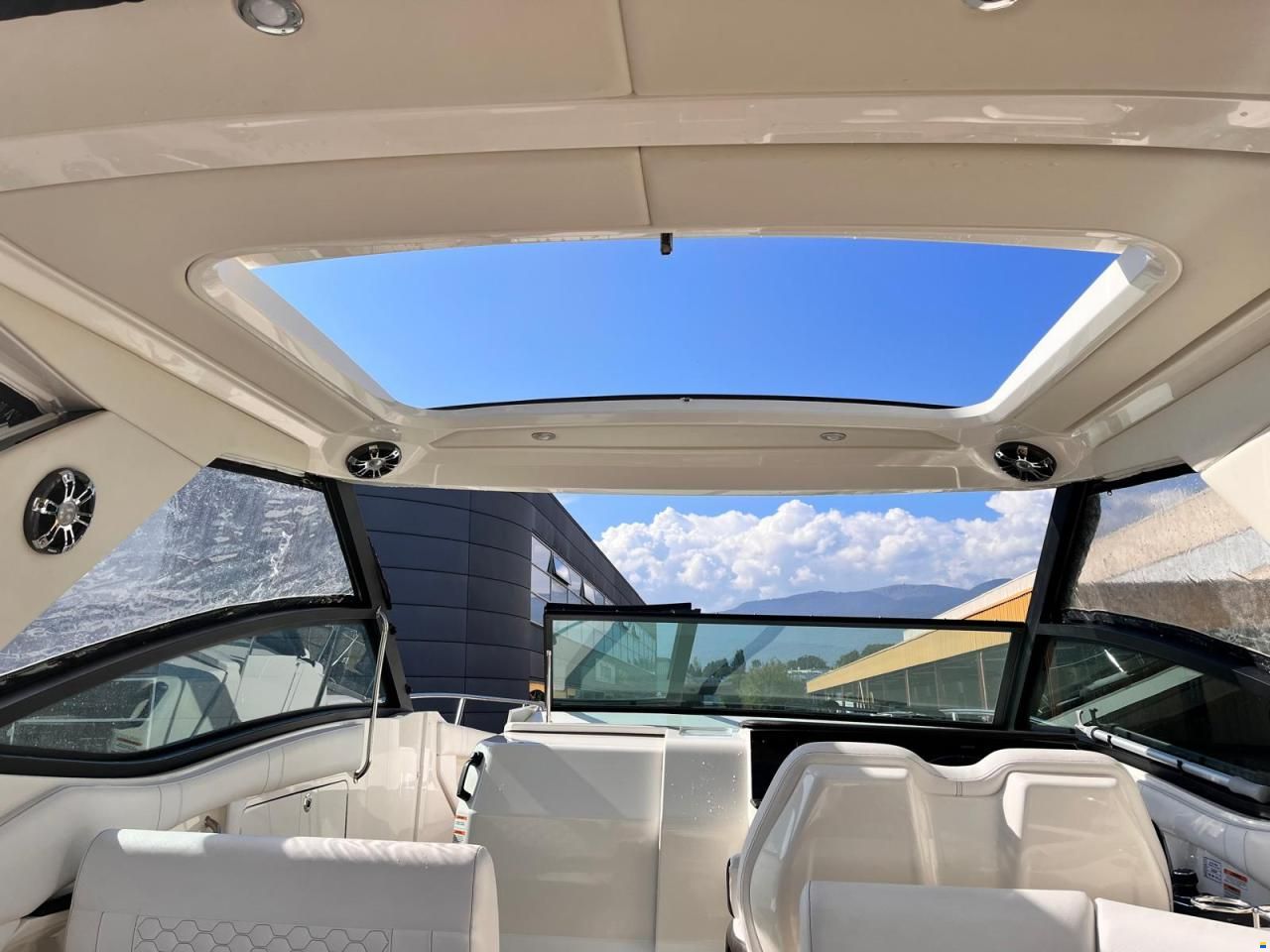 Sea Ray 320 Sun Dancer