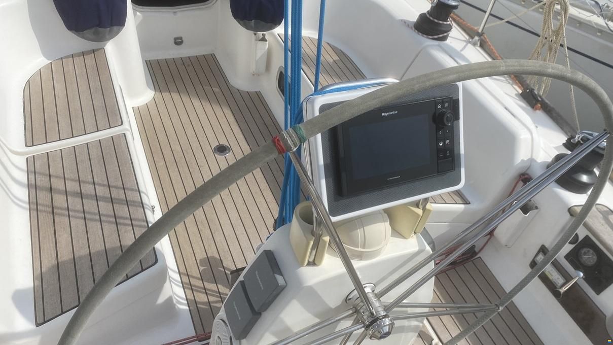 Dufour 40