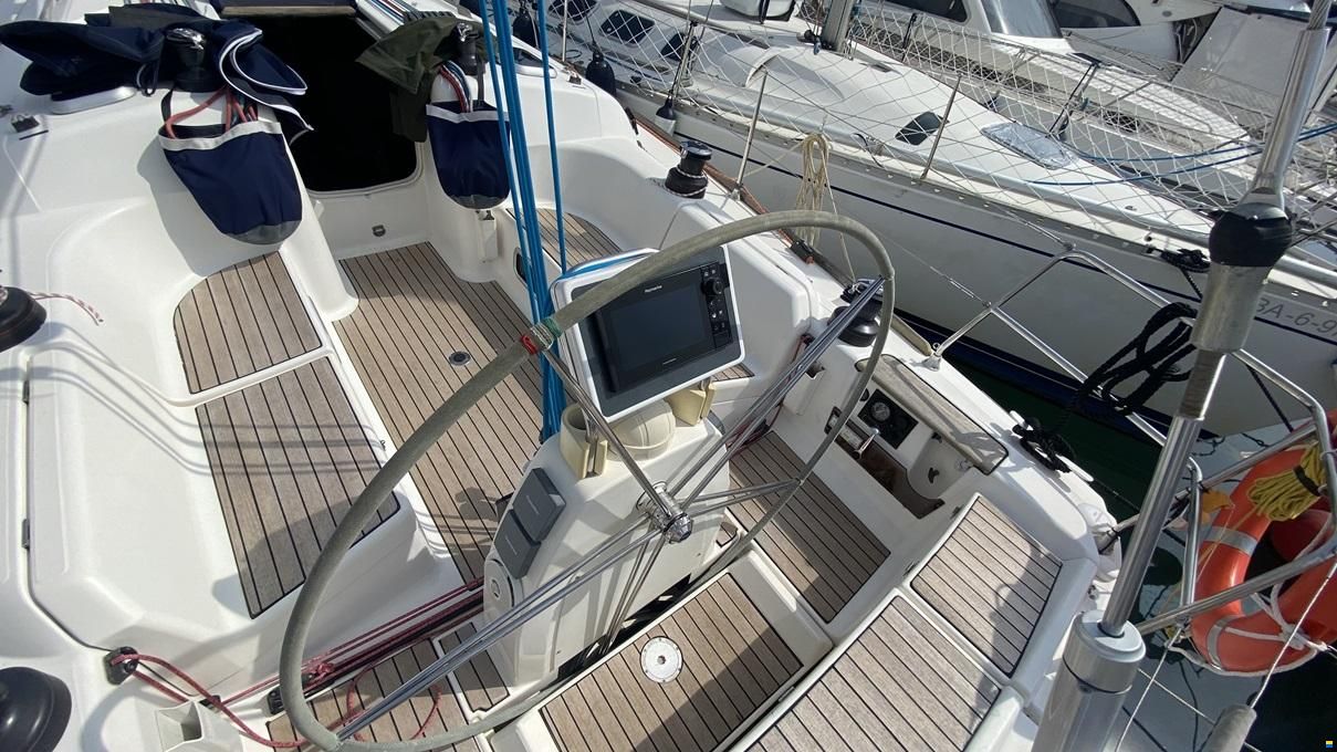 Dufour 40