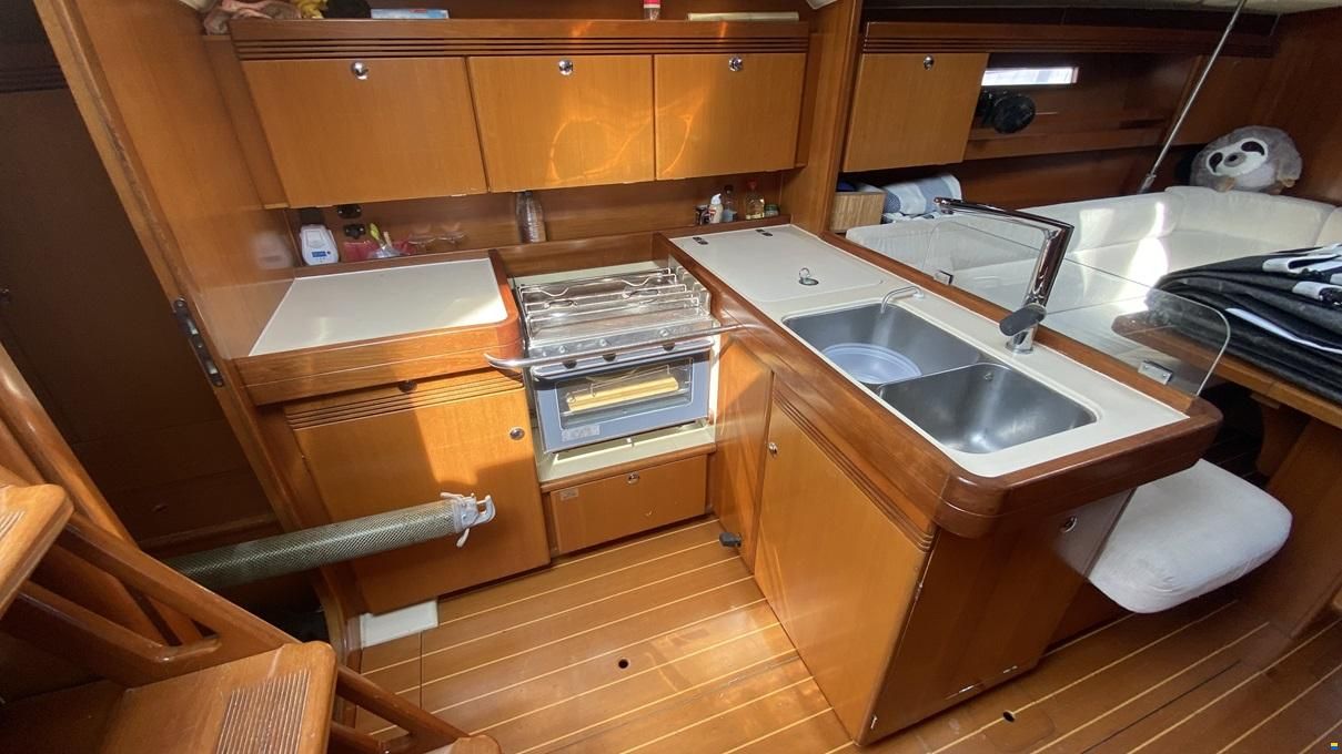 Dufour 40