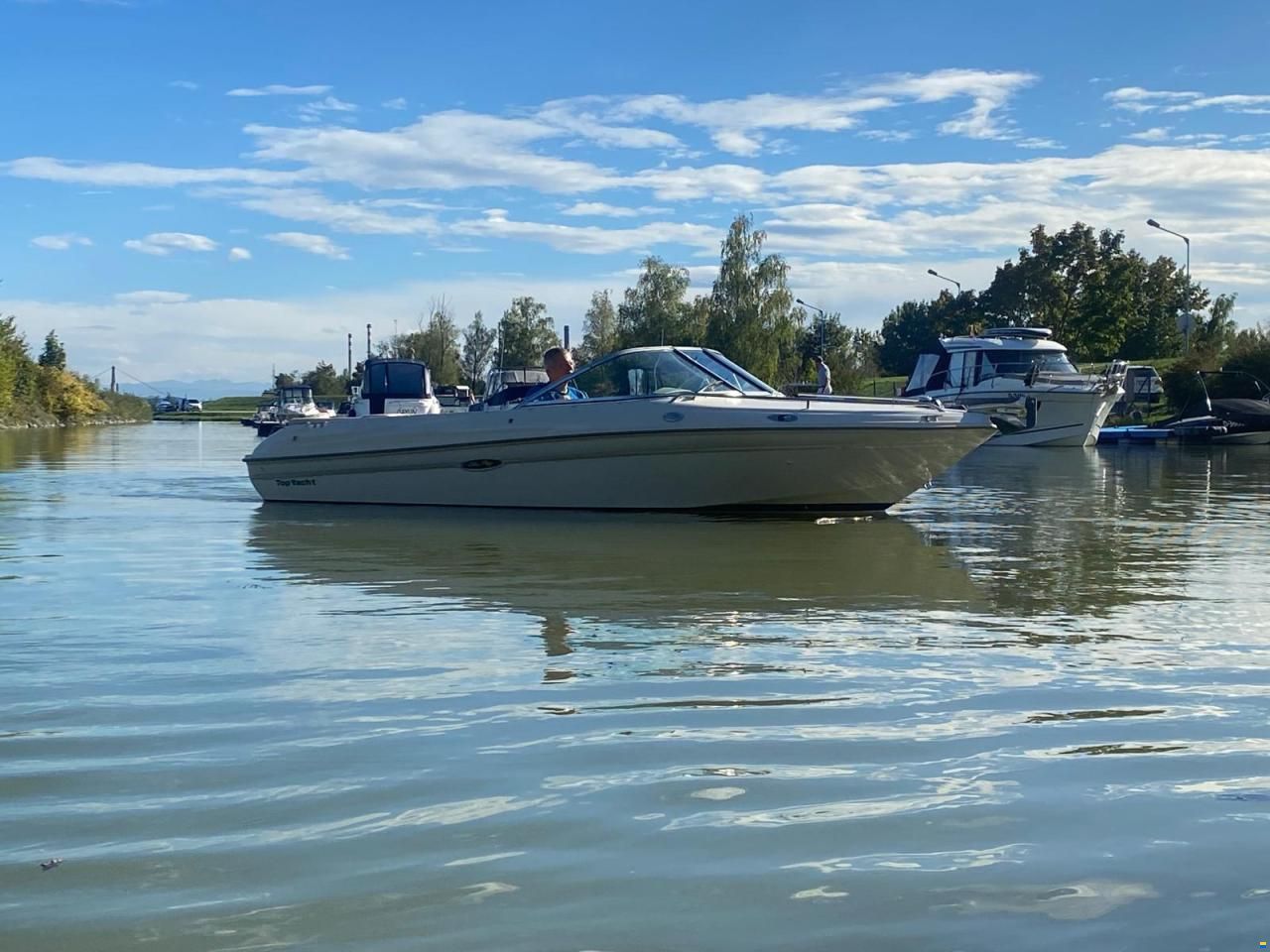 Sea Ray 180 Closed Bow