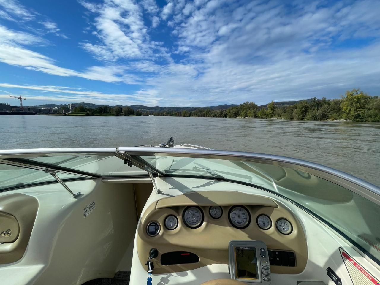 Sea Ray 180 Closed Bow