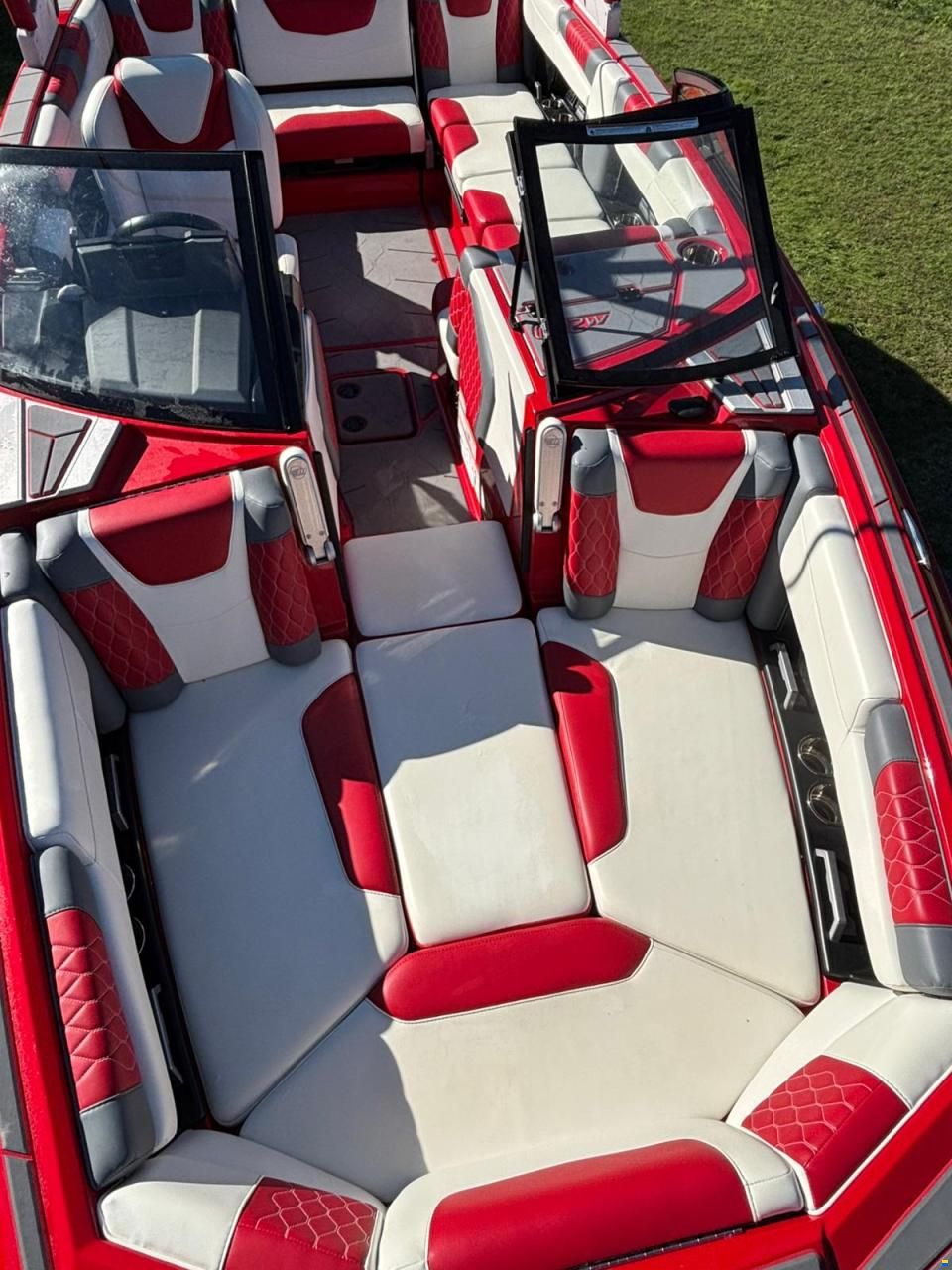 Malibu M220