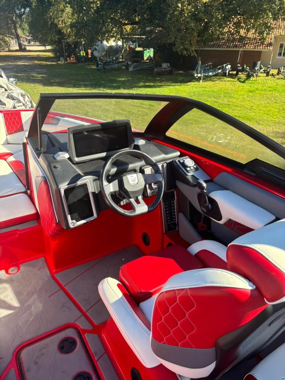 Malibu M220