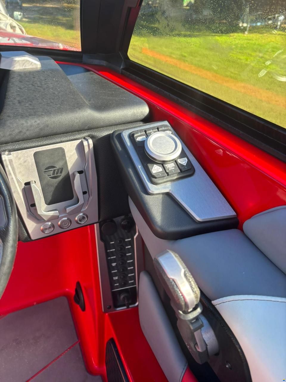 Malibu M220