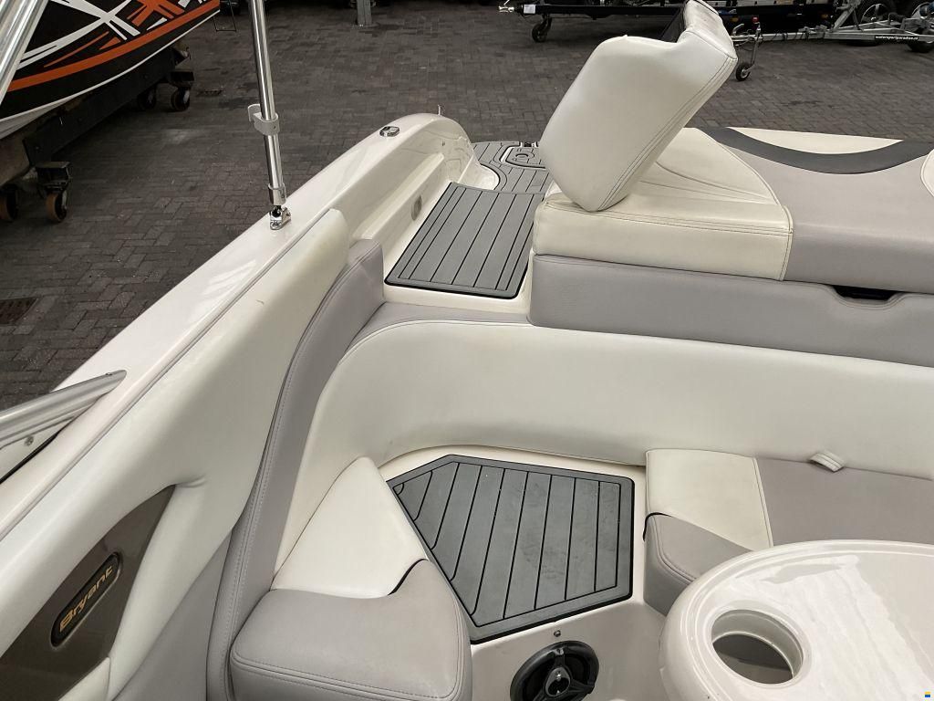 Bryant 246 Bowrider