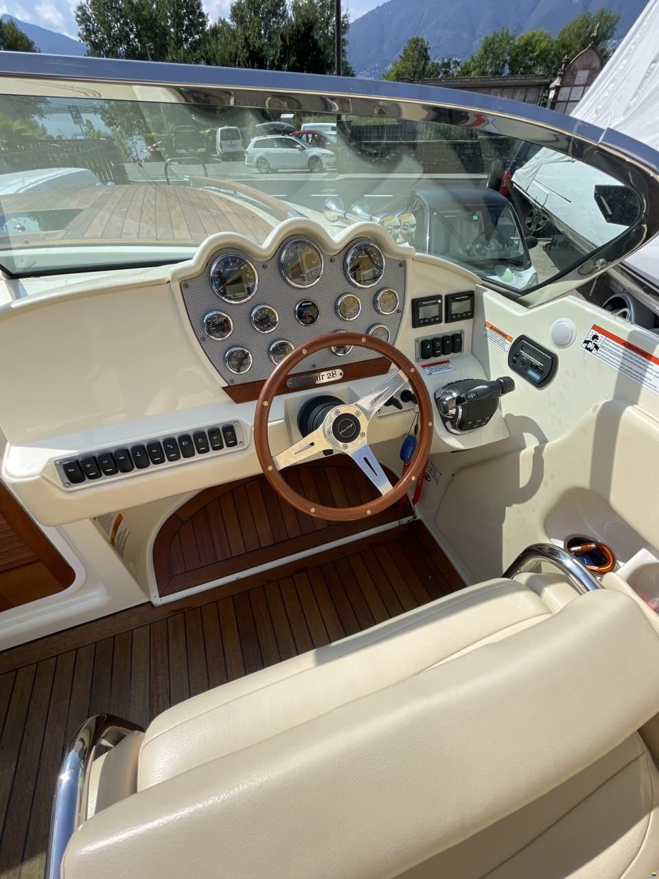 Chris Craft Corsair 28