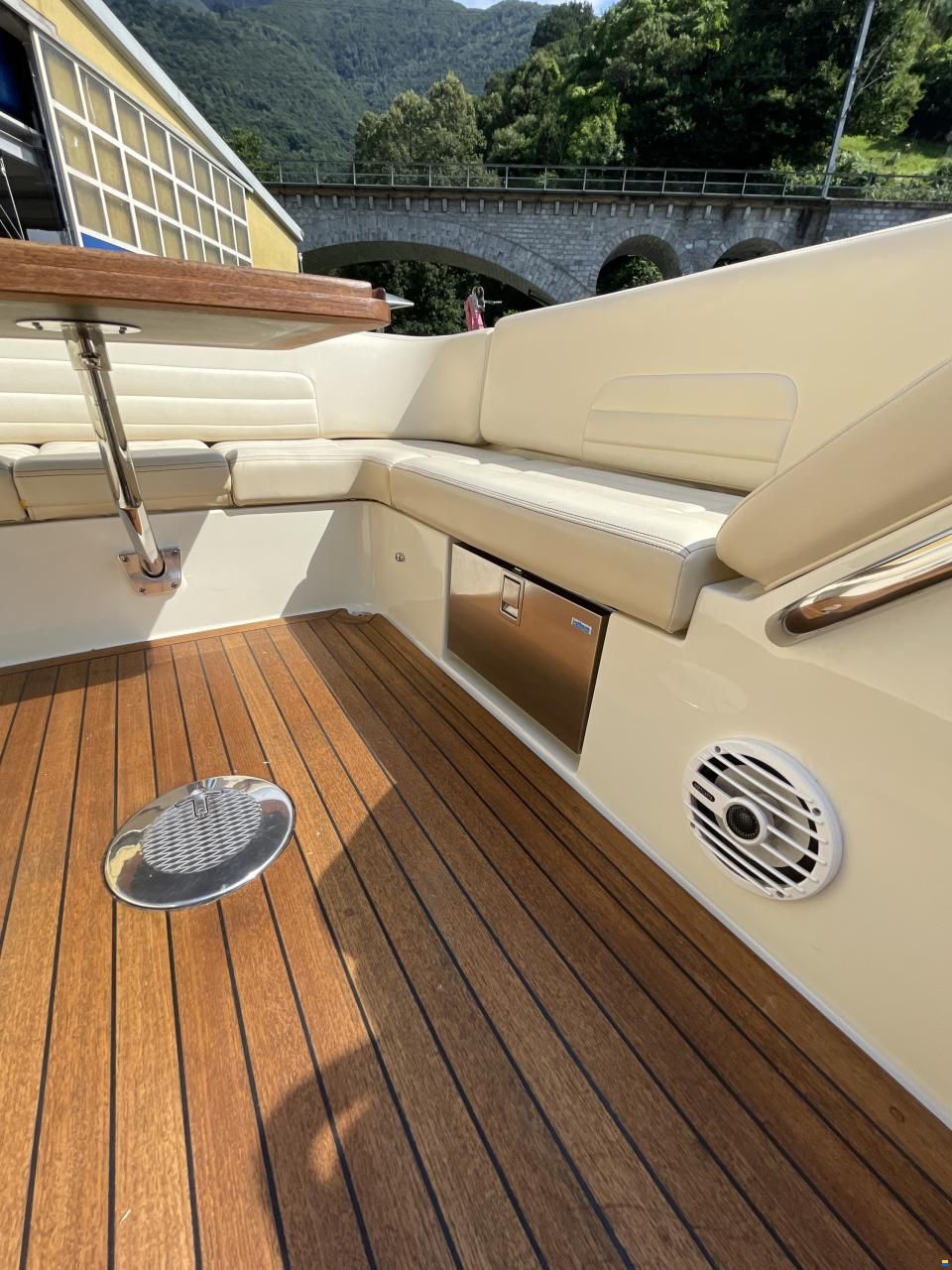 Chris Craft Corsair 28