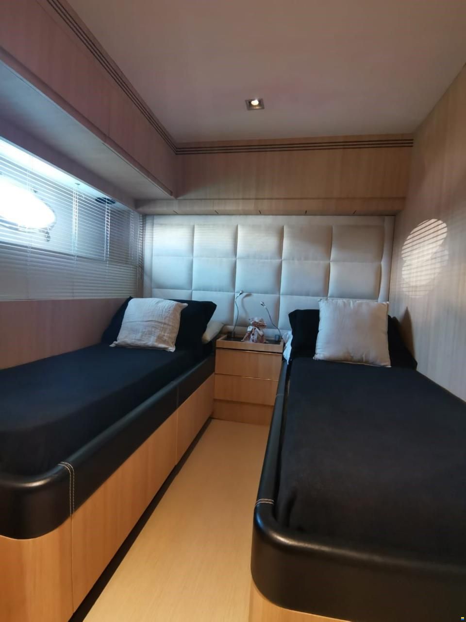 Uniesse 75 HT