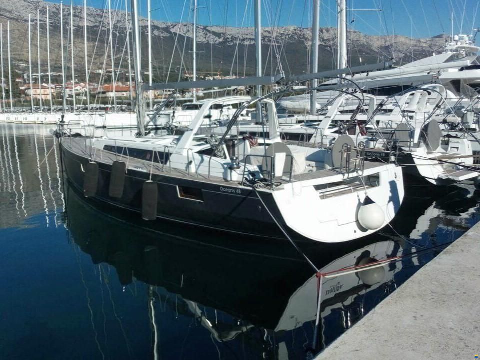 Beneteau Oceanis 48