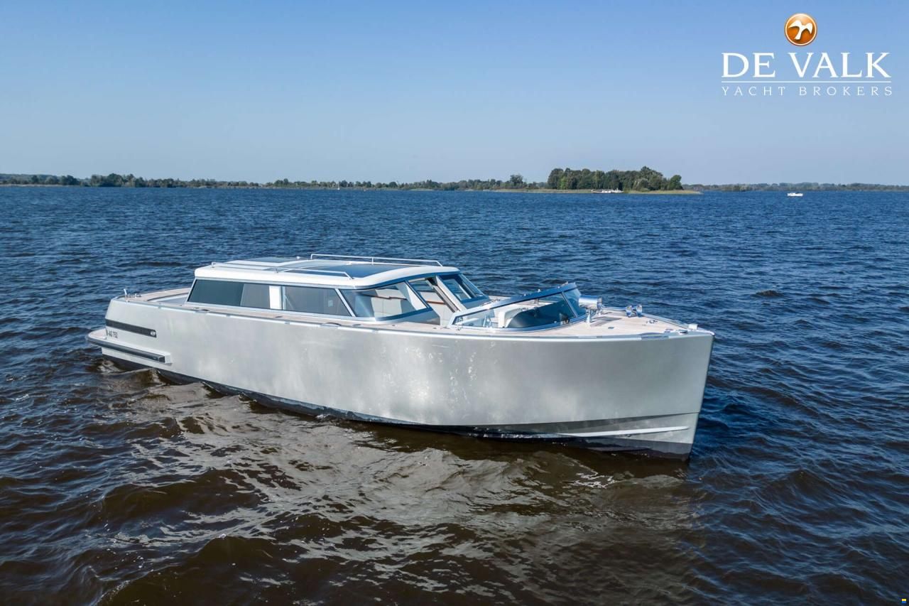 Custom Reliant X40T Limousine Tender Tax