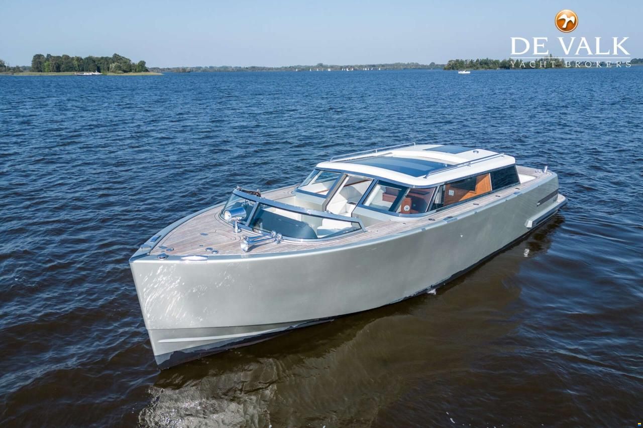 Custom Reliant X40T Limousine Tender Tax