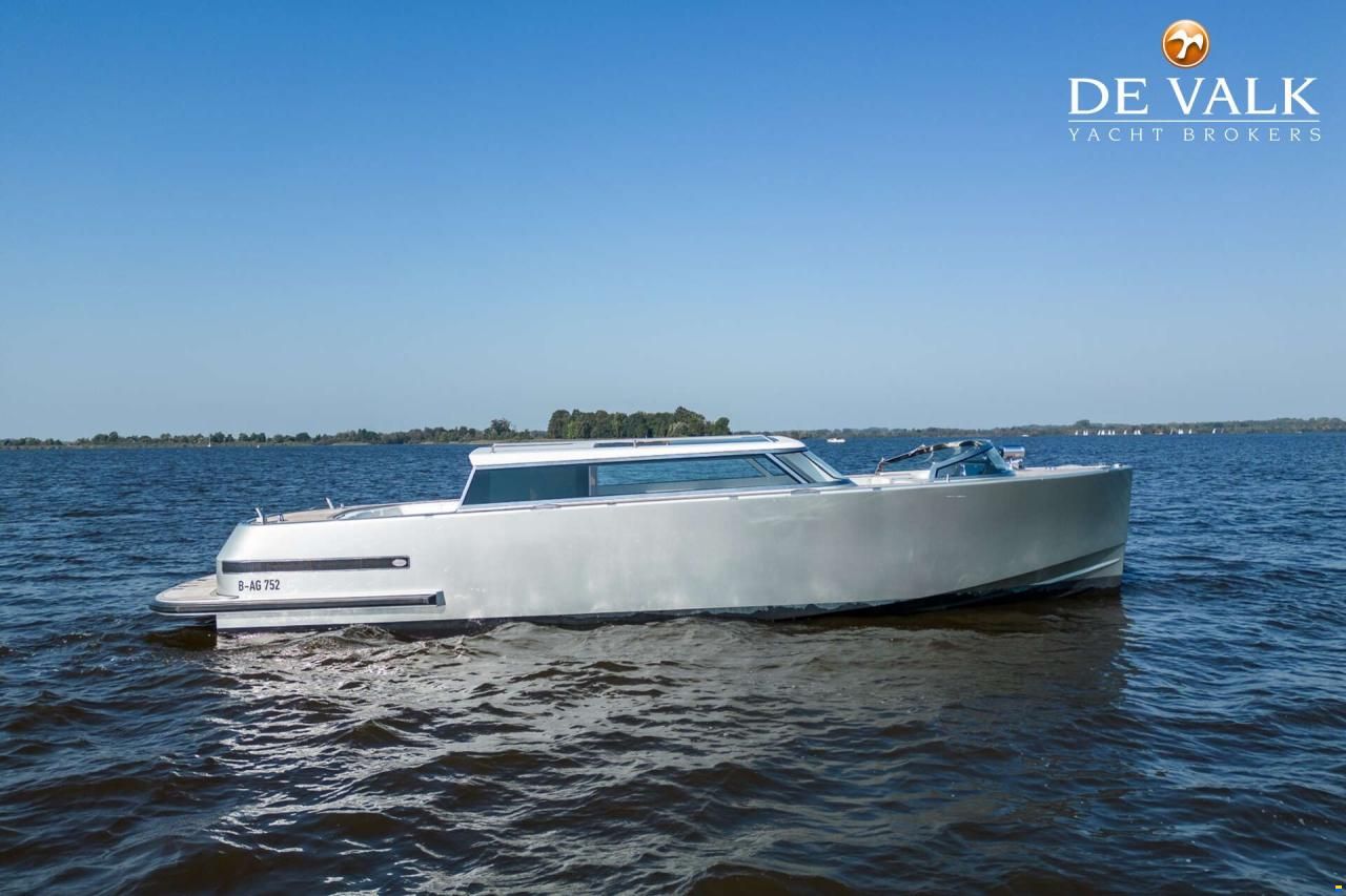 Custom Reliant X40T Limousine Tender Tax