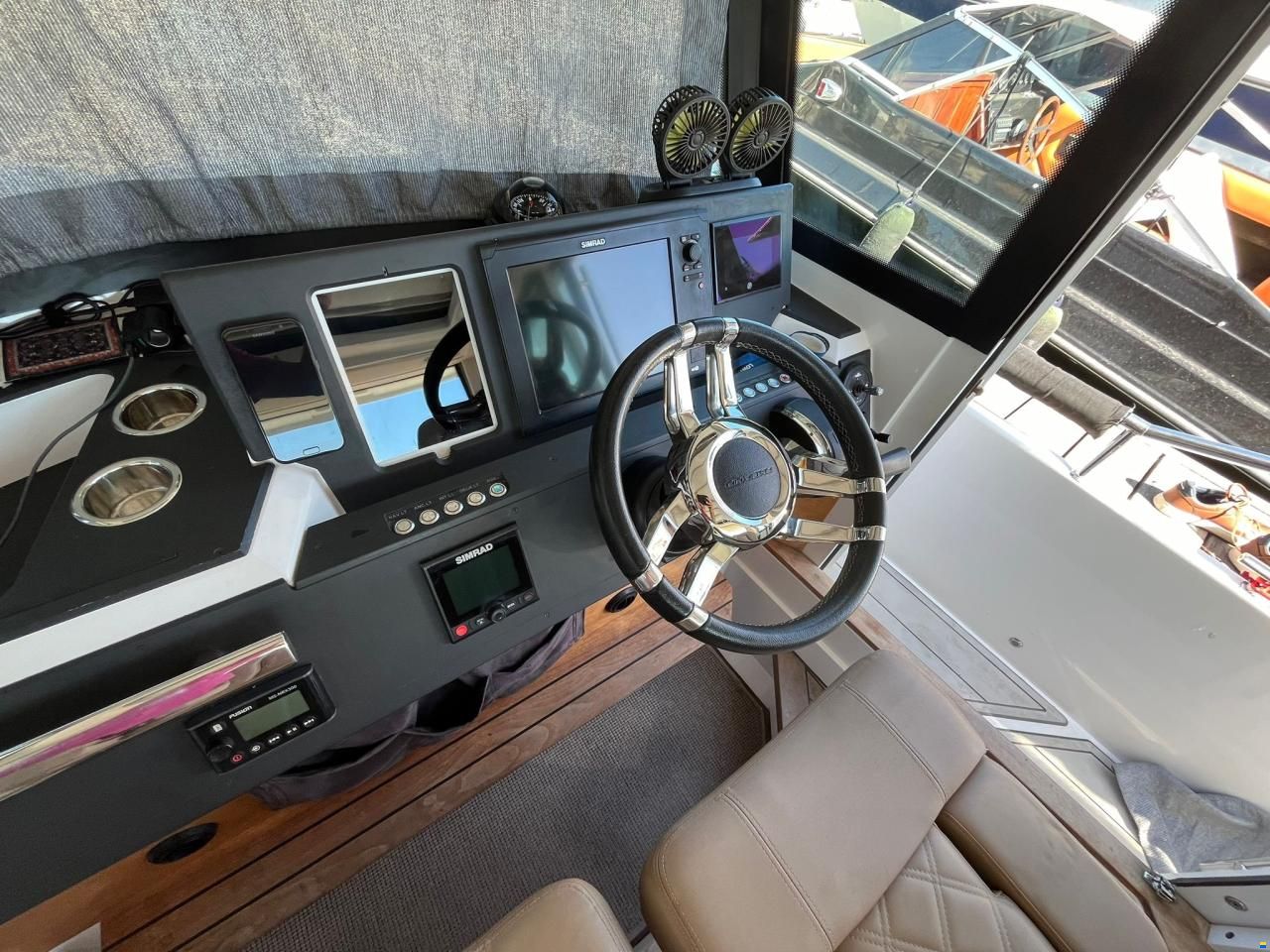 Axopar 28 Cabin