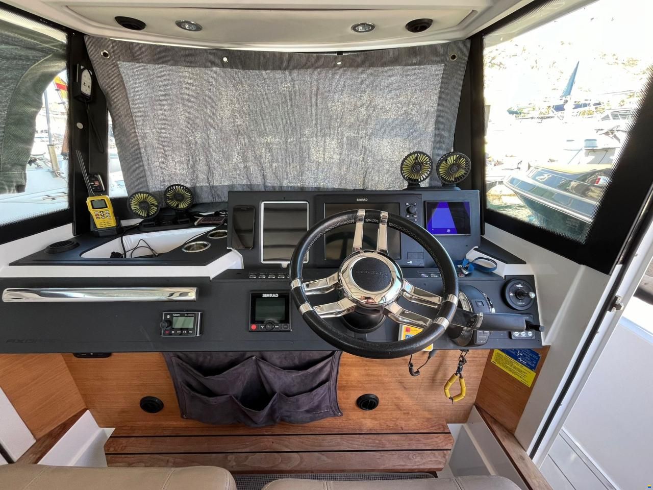 Axopar 28 Cabin