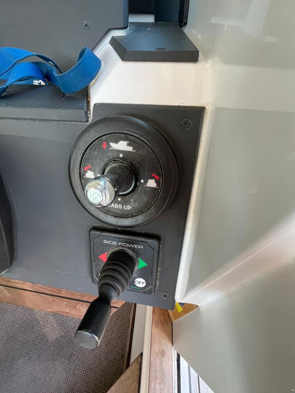 Axopar 28 Cabin