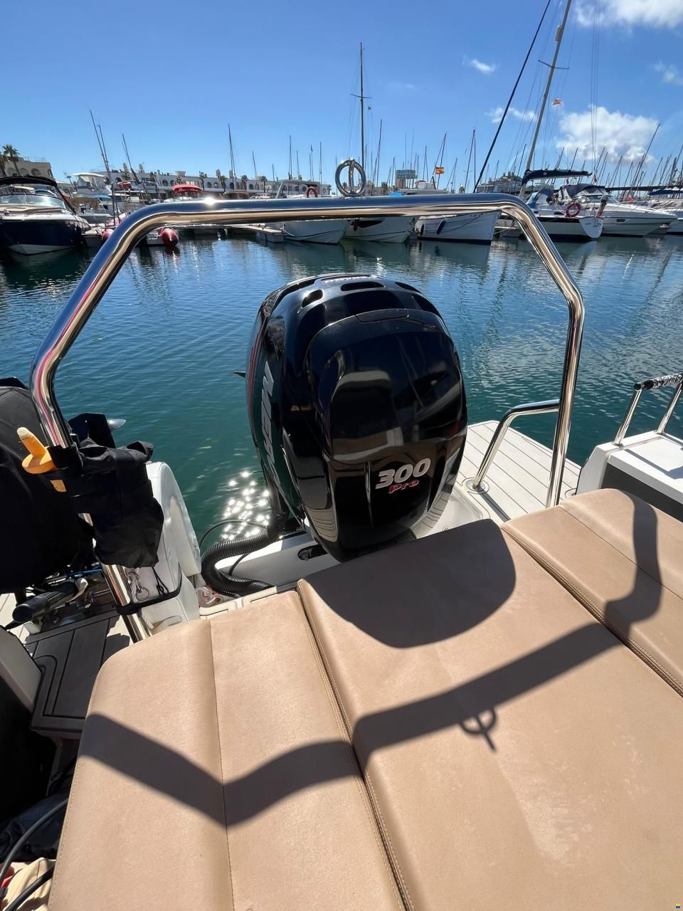 Axopar 28 Cabin