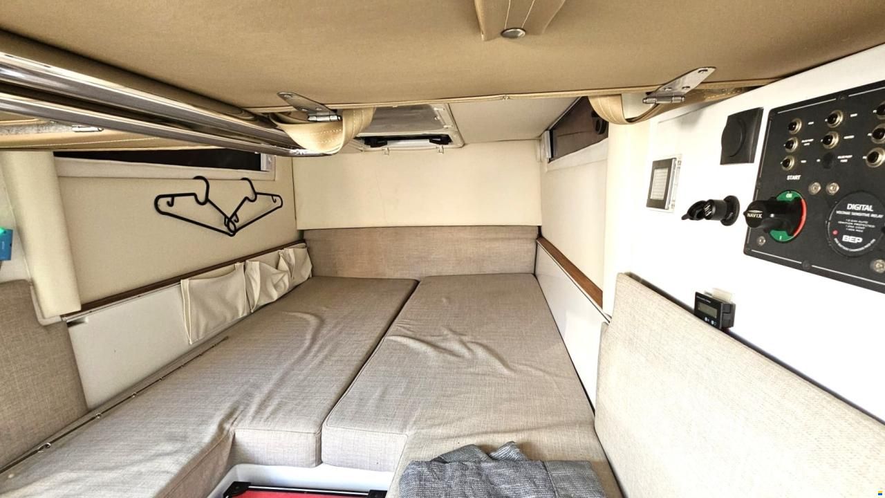 Axopar 28 Cabin