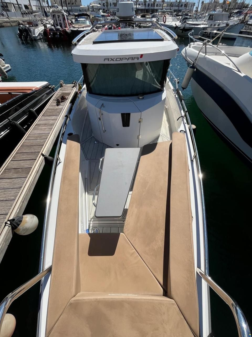 Axopar 28 Cabin
