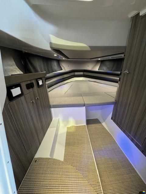 Saver 870 cabin
