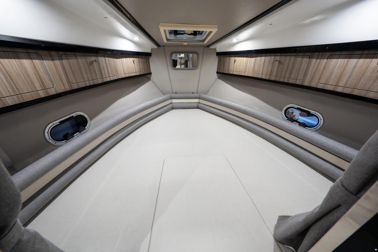 Saver 870 cabin