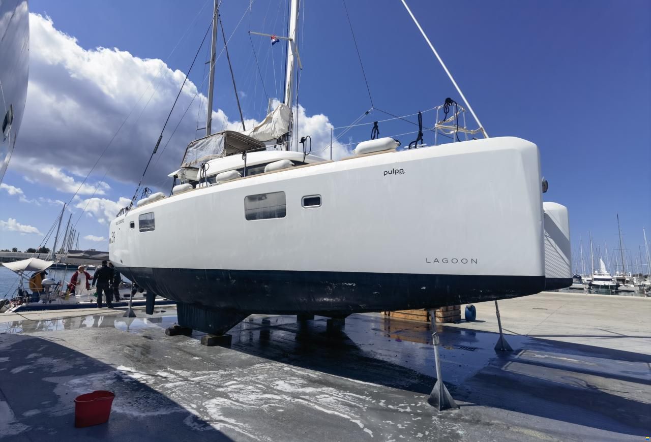 Lagoon 39
