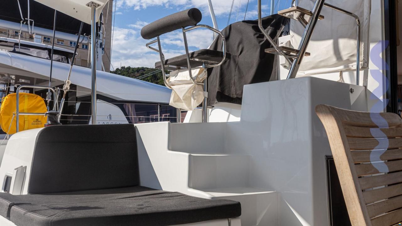 Lagoon 42