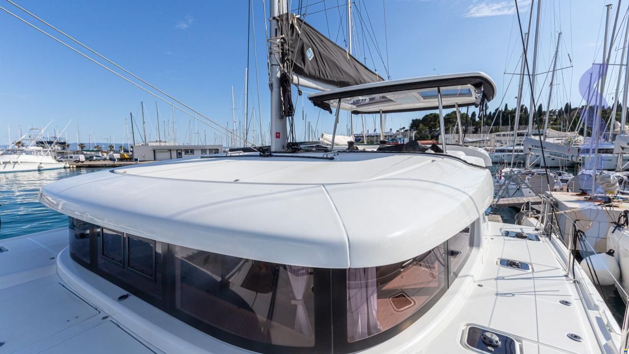Lagoon 42