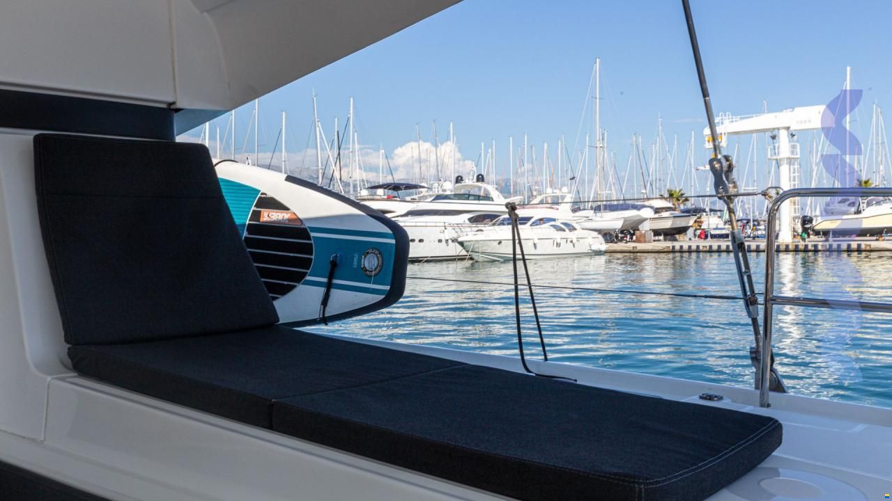 Lagoon 42