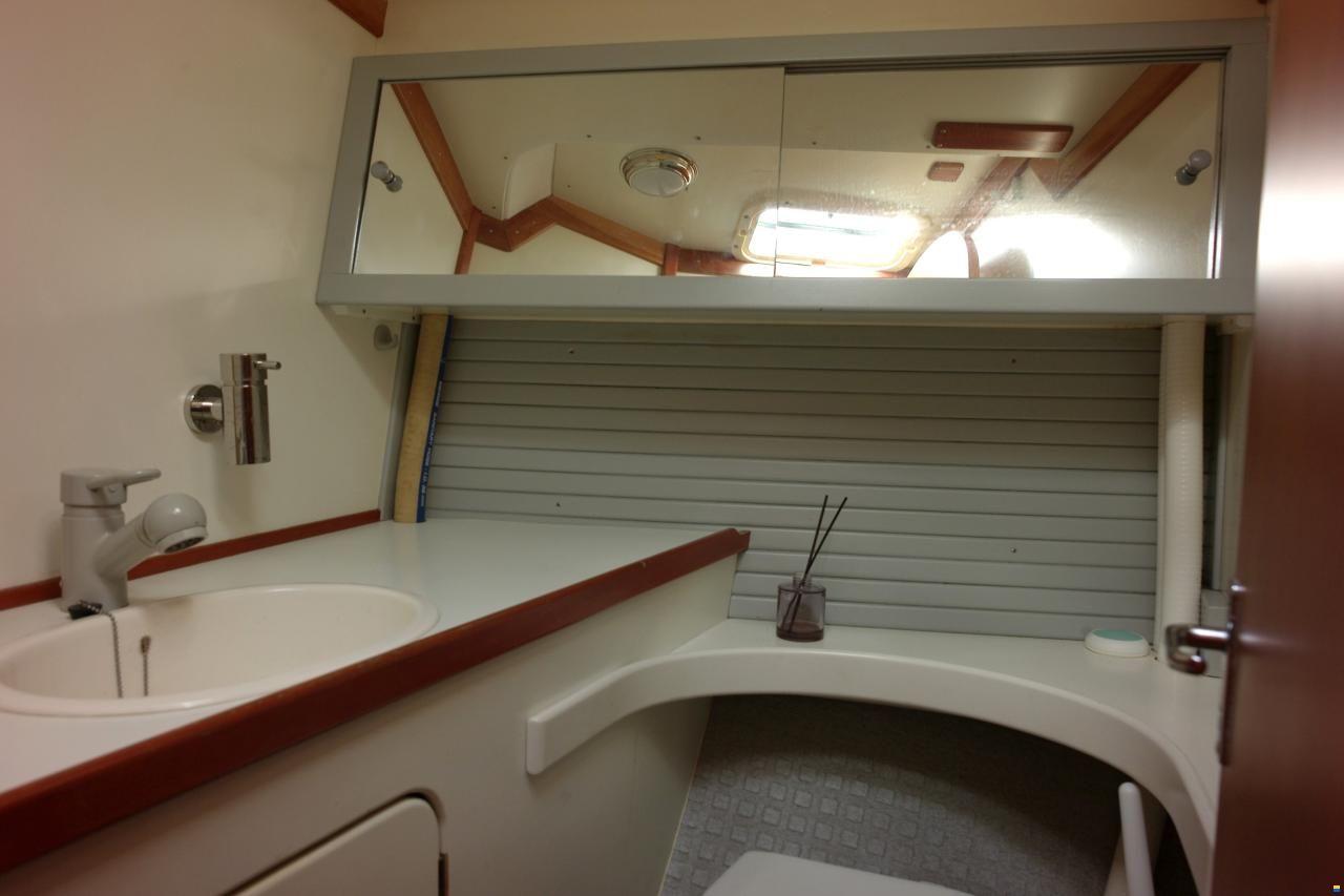 Helmsman 43