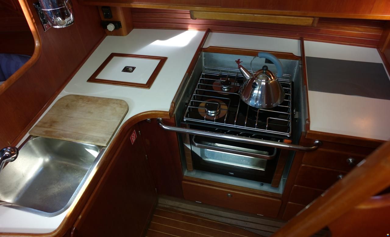 Helmsman 43