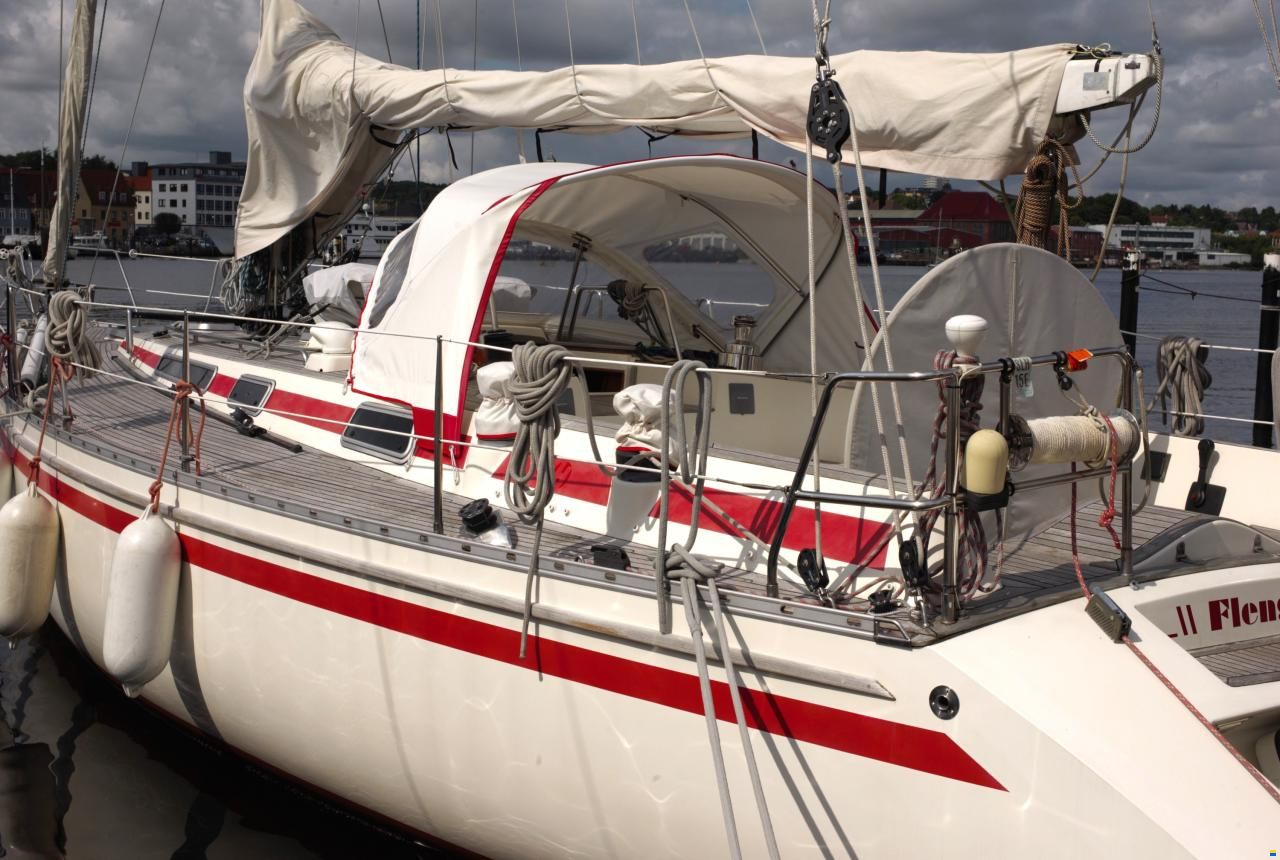 Helmsman 43