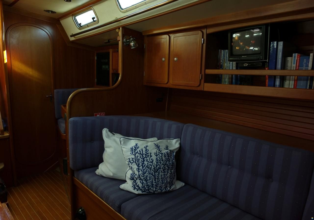 Helmsman 43