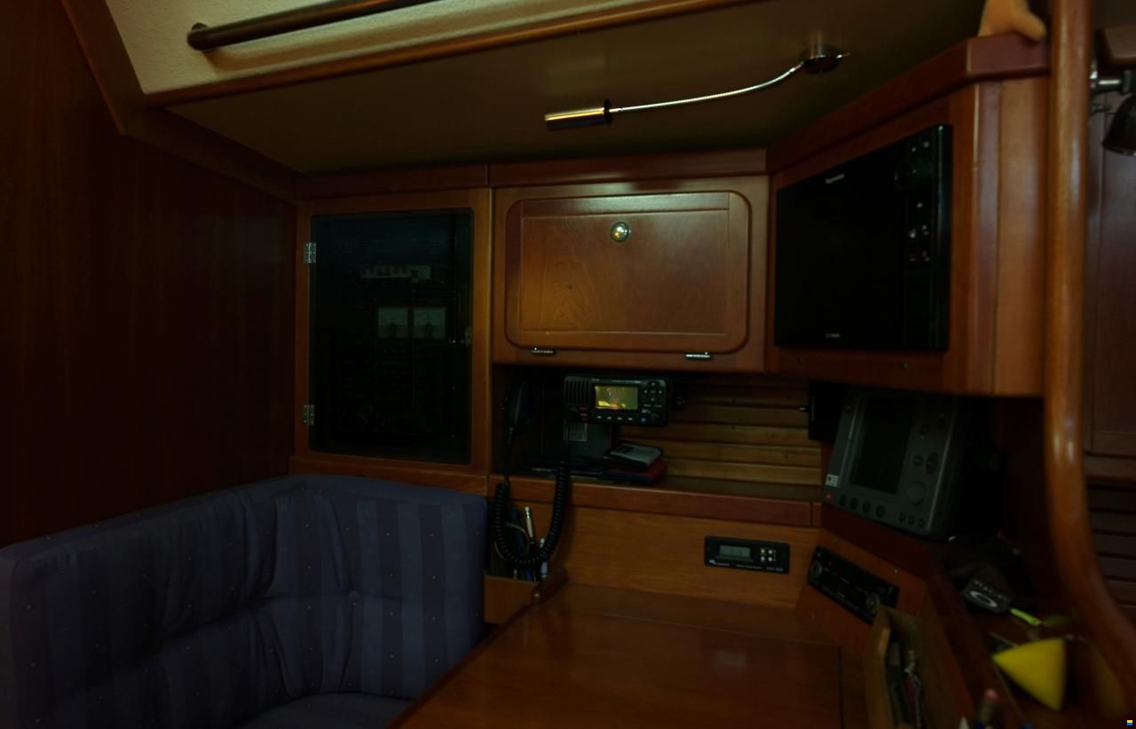 Helmsman 43