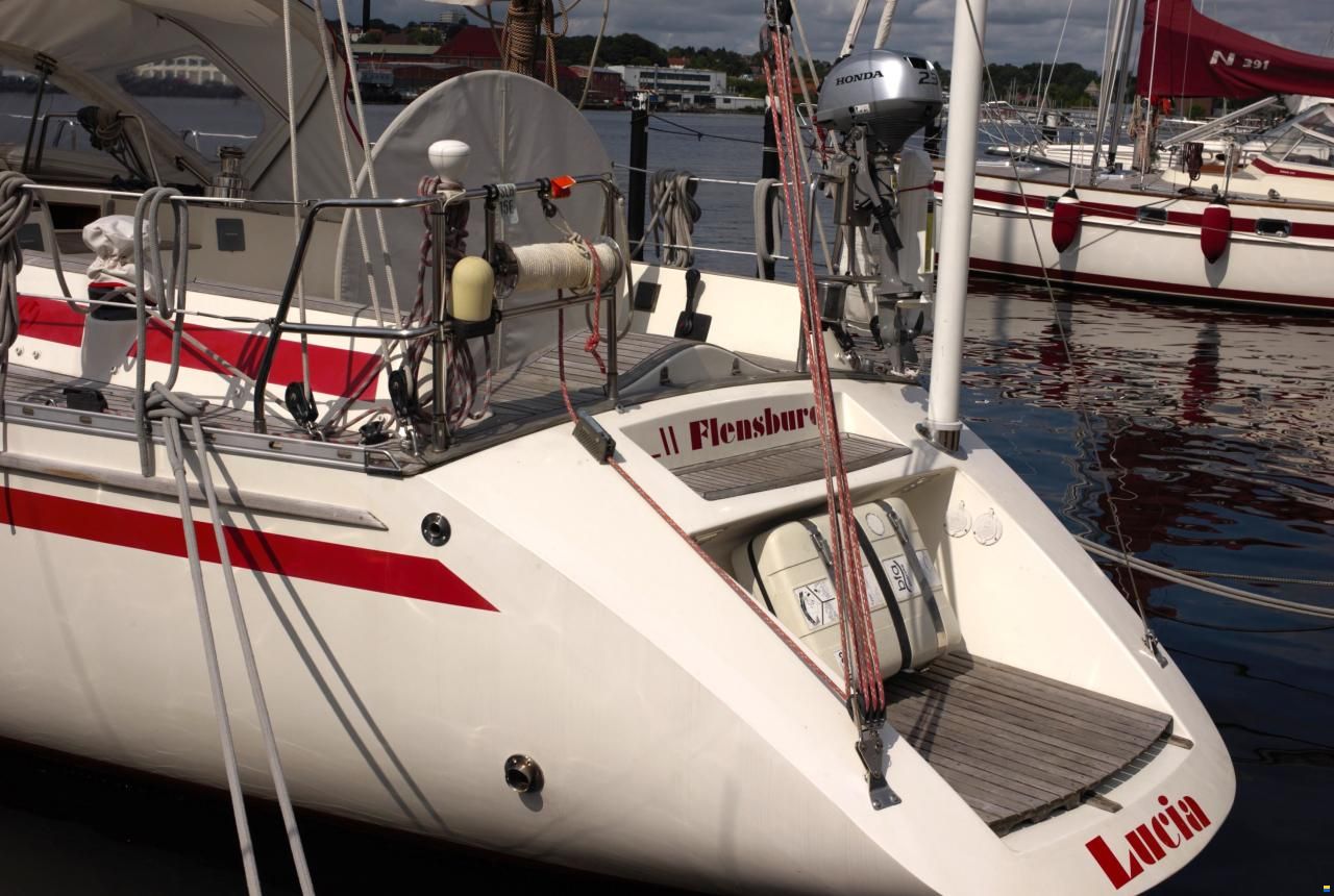 Helmsman 43