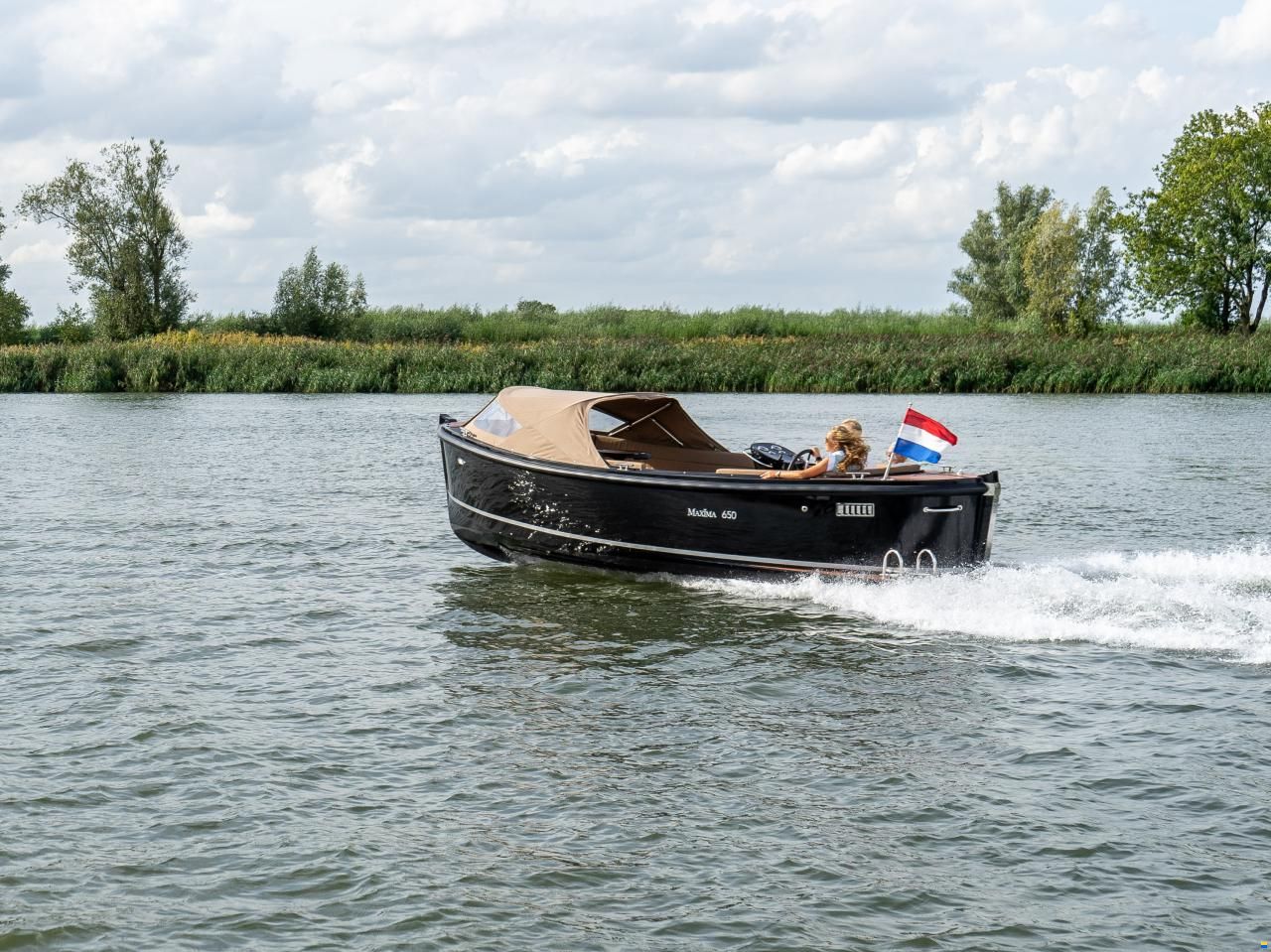 Maxima 650 Flying Lounge