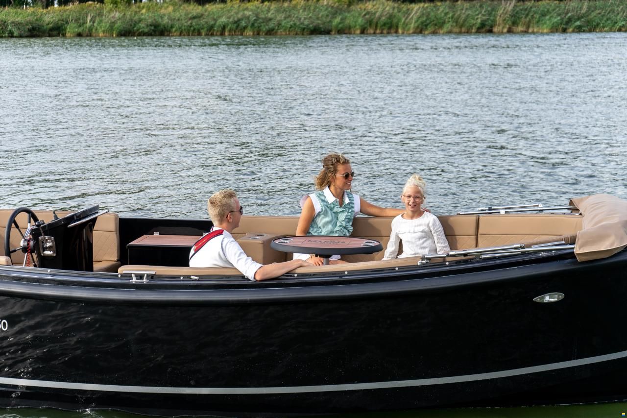 Maxima 650 Flying Lounge