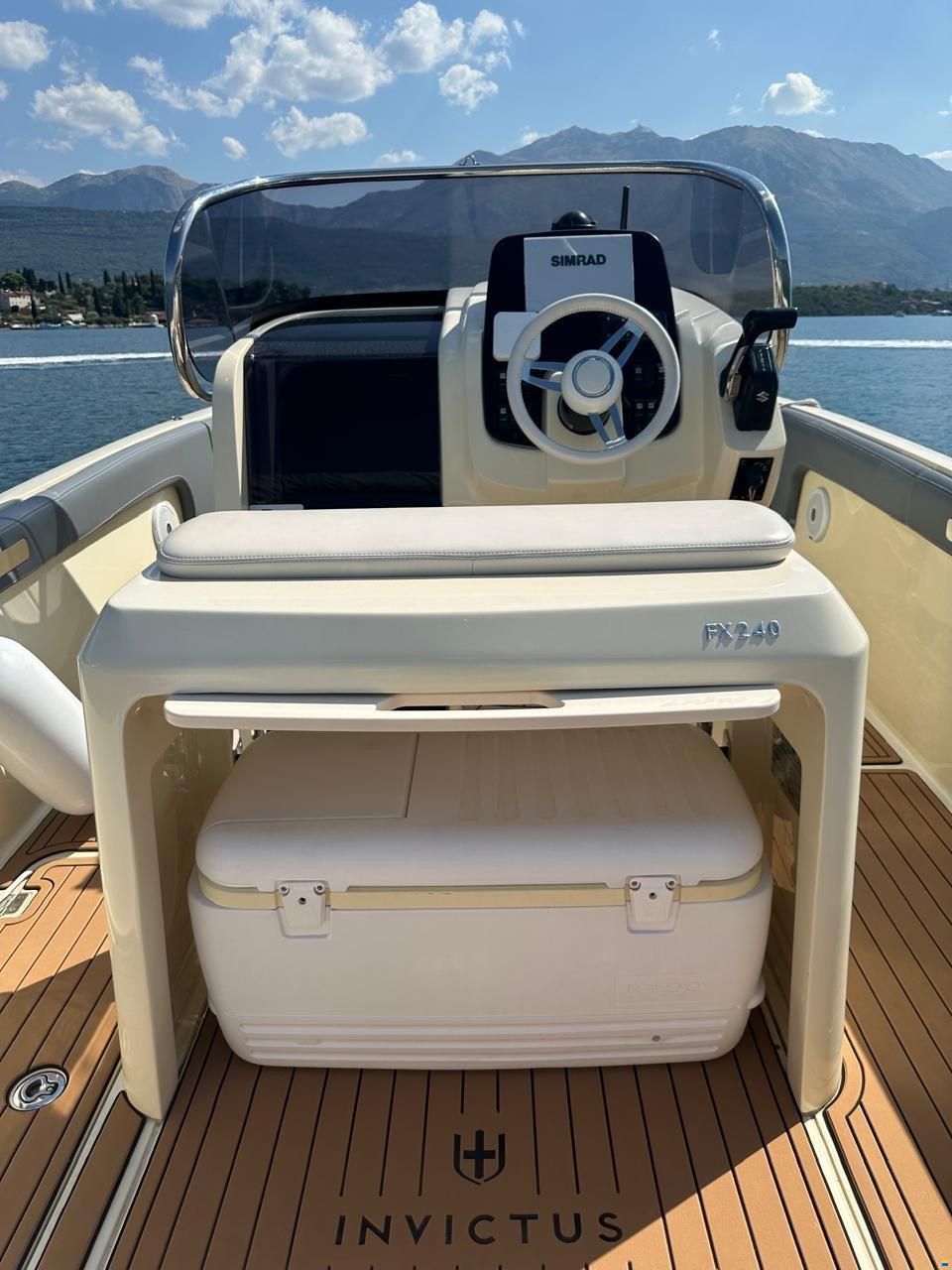 Invictus FX240