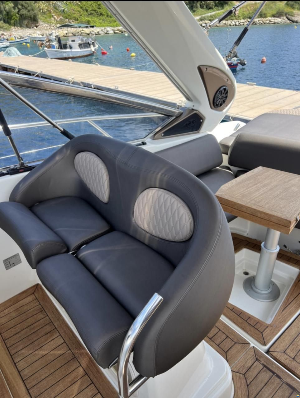Cranchi Endurance 33
