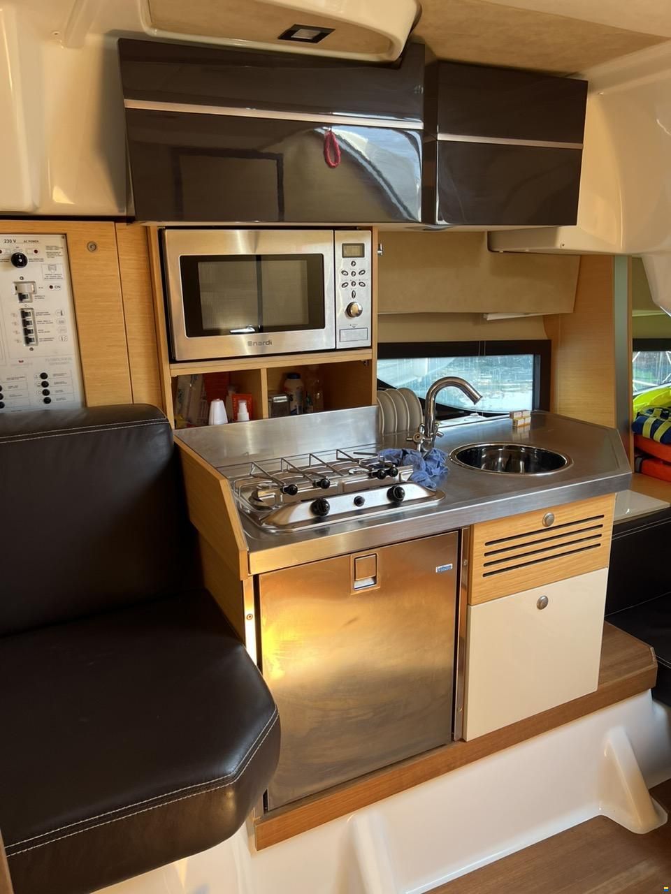 Cranchi Endurance 33