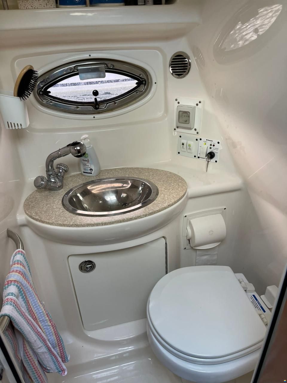 Chaparral 270 Signature