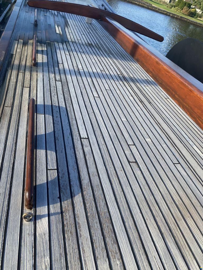 Motortjalk, woonschip