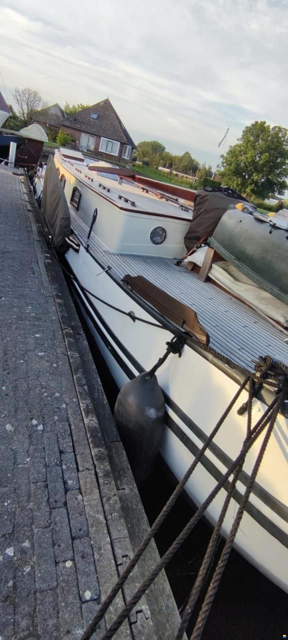 Motortjalk, woonschip